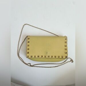Valentino Garavani light yellow rockstud single pocket flap crossbody bag